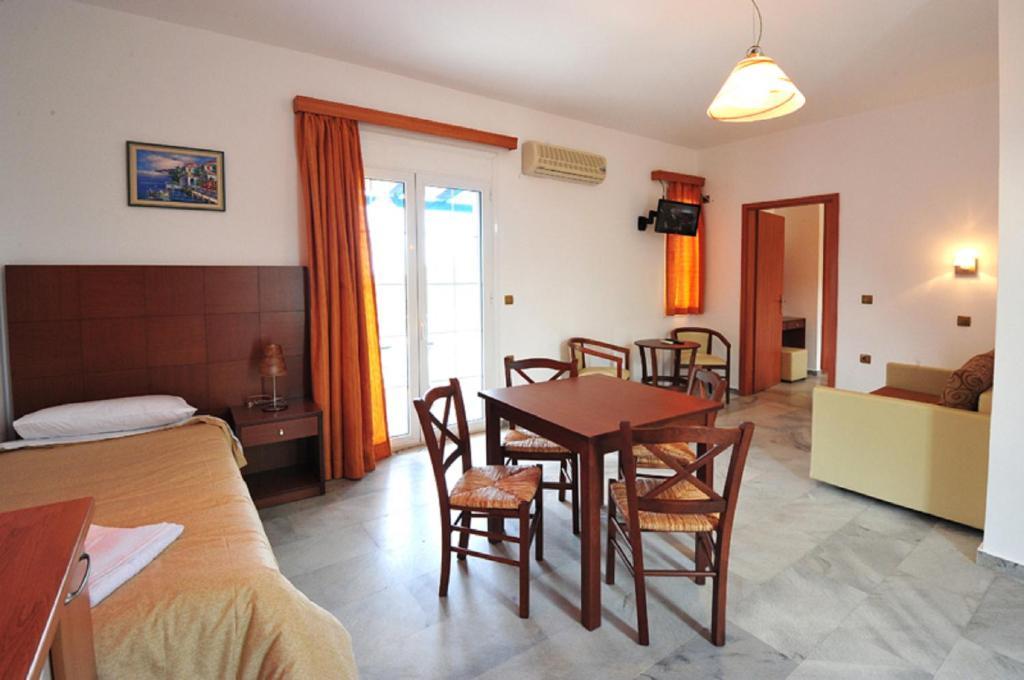 Aparthotel Anna Ageliki Damnoni Habitación foto