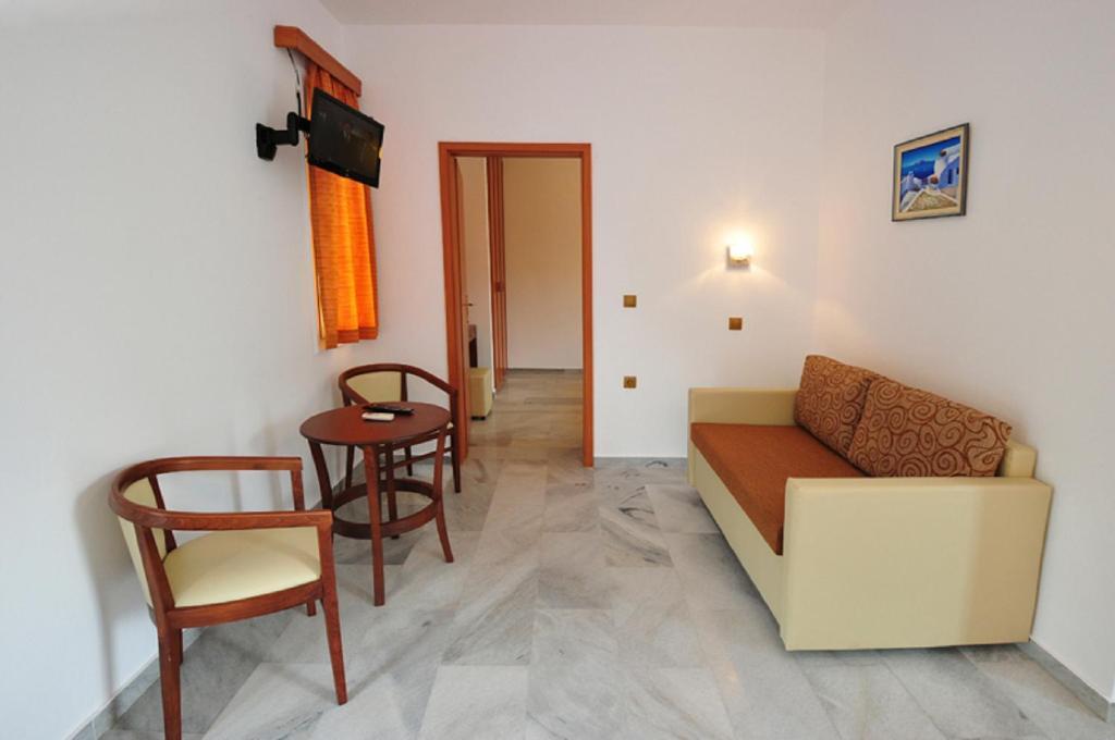 Aparthotel Anna Ageliki Damnoni Habitación foto